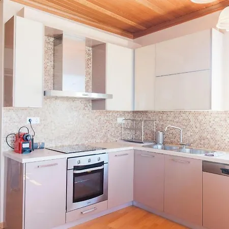 Seaview Kaposantes Apartment Lefkada City